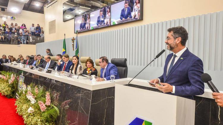 Governador pede união para o desenvolvimento do Amapá na posse dos deputados estaduais da Assembleia Legislativa