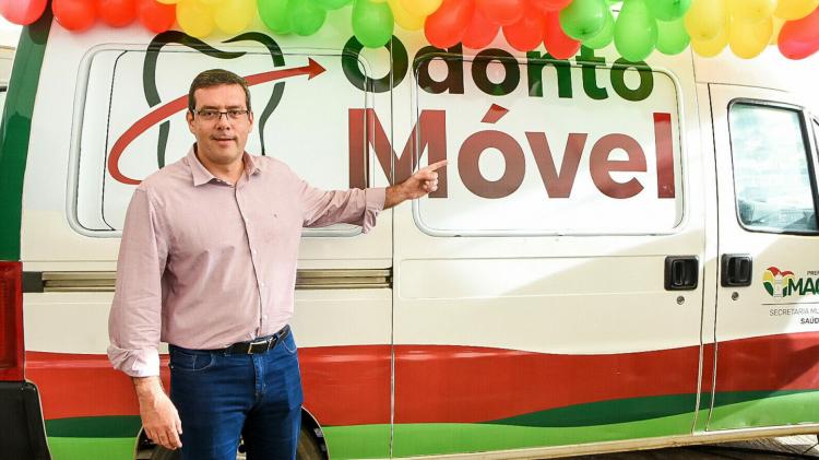 Prefeito Dr. Furlan entrega ’odontomóveis’ para atendimentos odontológicos itinerantes em Macapá