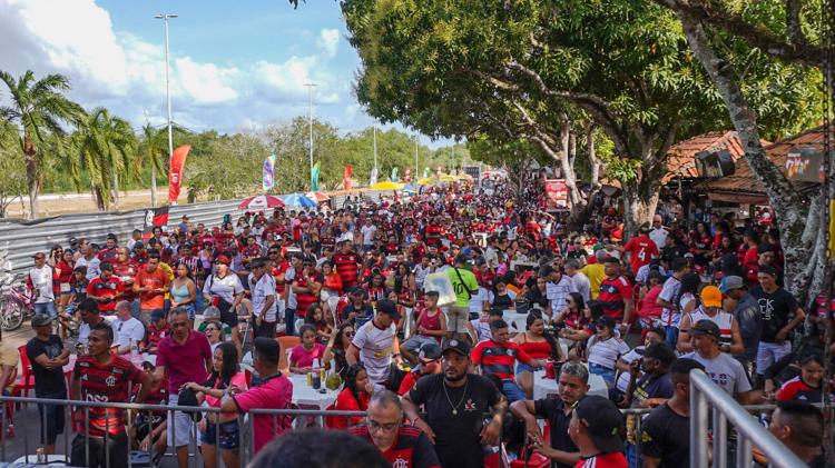 Praça do Coco vira palco de torcida e festa da 1ª partida da final da Copa do Brasil