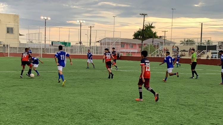 Governo do Amapá entrega nova arena esportiva no bairro Congós