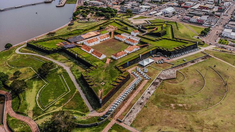 Governo do Amapá e BNDES firmam parcerias para investimentos em resíduos sólidos e restauração da Fortaleza de São José