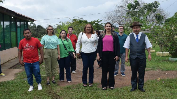 Fazenda da Esperança recebe visita de parlamentares