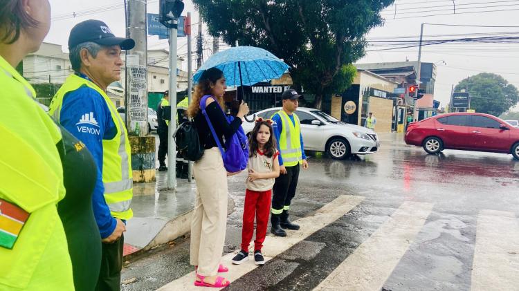 CTMac garante segurança no trânsito em frente às escolas da rede municipal de ensino