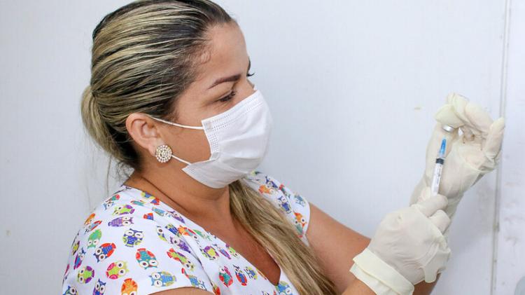 Macapá continua oferta de vacina contra Covid-19 e Tríplice Viral; veja os pontos e horários desta sexta-feira (7)