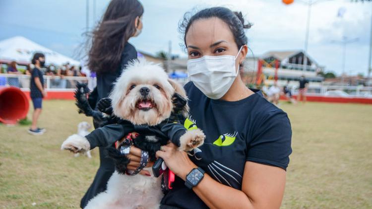 Diversão à fantasia anima pets e tutores no primeiro HallowPet de Macapá