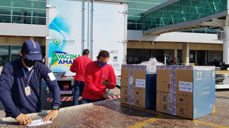 Novo lote com 10.530 vacinas da Pfizer chega ao Amapá