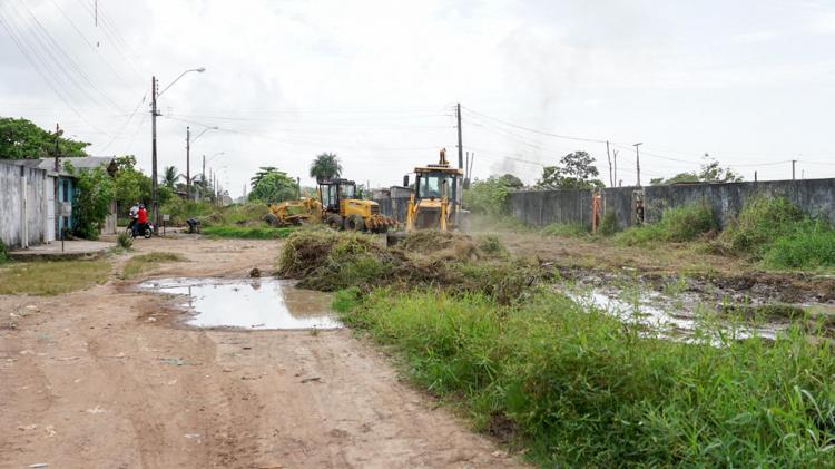 Zeladoria Urbana inicia frente de serviço na Avenida Maria Cavalcante de Azevedo Picanço, no Infraero II