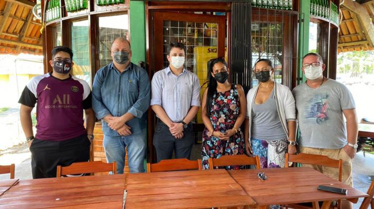 MacapaTur e Secretaria de Iluminação Pública reúnem com empreendedores do Complexo do Araxá