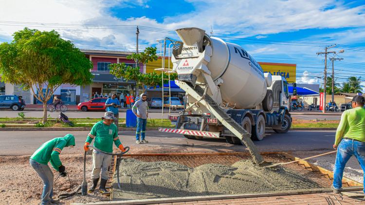 Prefeitura de Macapá reforça asfaltamento da Rua Claudomiro de Moraes, na zona sul