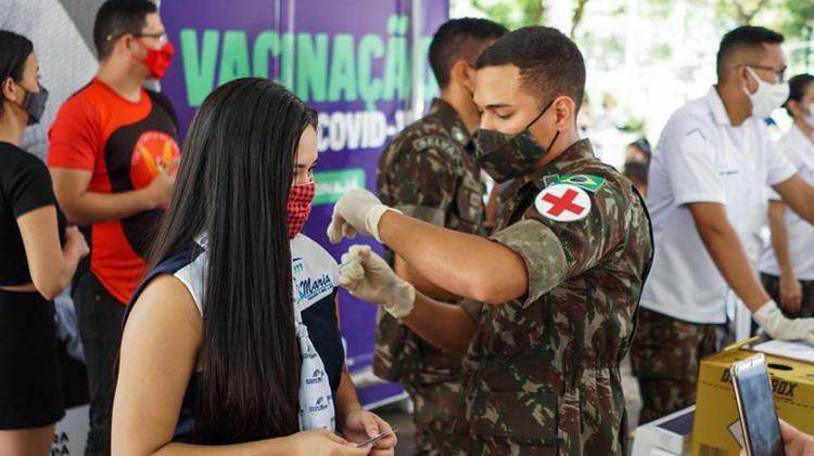 Jovens de 22 anos + são vacinados contra Covid-19 sem agendamento nesta terça-feira (3) em Macapá