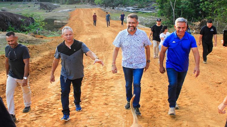 Governador Clécio Luís faz visita técnica nos ramais em obras na área rural de Oiapoque