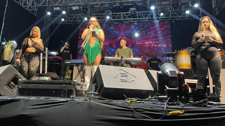 Encerramento do Aniversário da Cidade fomenta shows de artista locais, tem área PCD e gera renda para empreendedores