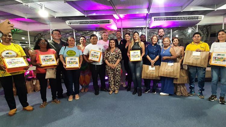 Sebrae e Governo do Estado entregam aventais para empreendedores e souvenires às empresas do Festival Gastronômico Amapá 80 Anos