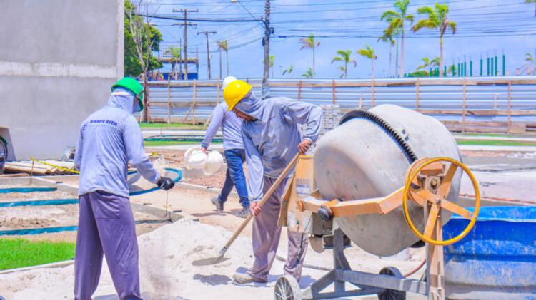 Construção e revitalização de três áreas públicas seguem em ritmo acelerado