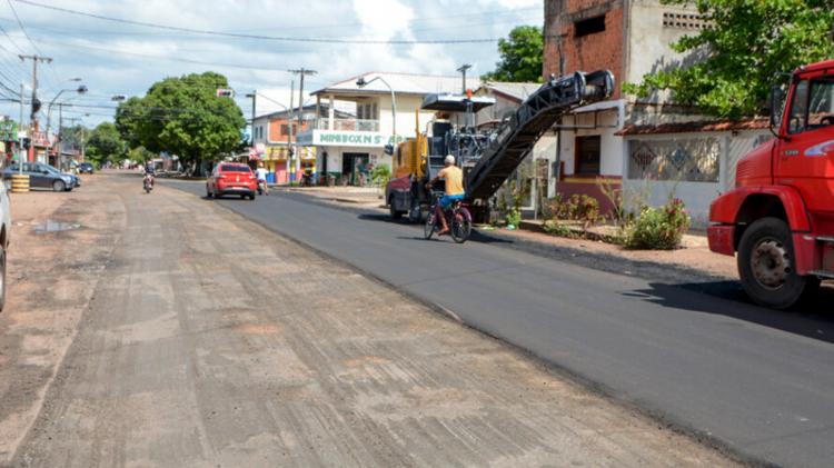 Rua São Paulo começa a receber os serviços de pavimentação