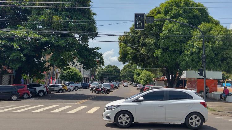 Quatro semáforos de vias da capital foram danificados após fortes chuvas atingirem Macapá