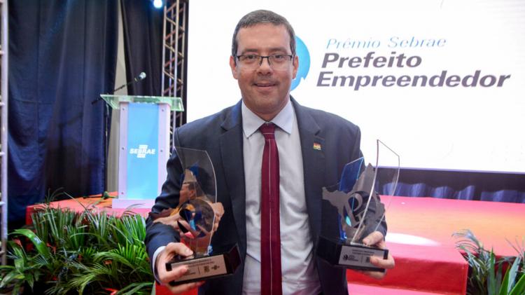 Dr. Furlan ganha prêmio em duas categorias do Prefeito Empreendedor, em Macapá