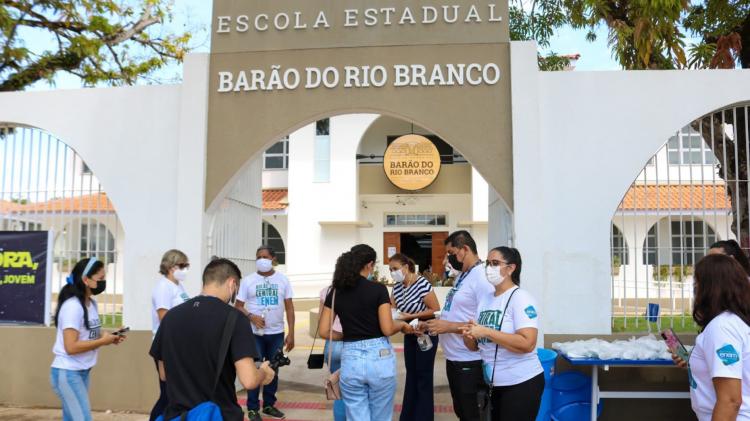 “Com a Central do Enem me sinto preparada e confiante para as provas”, afirma estudante no primeiro dia de exame