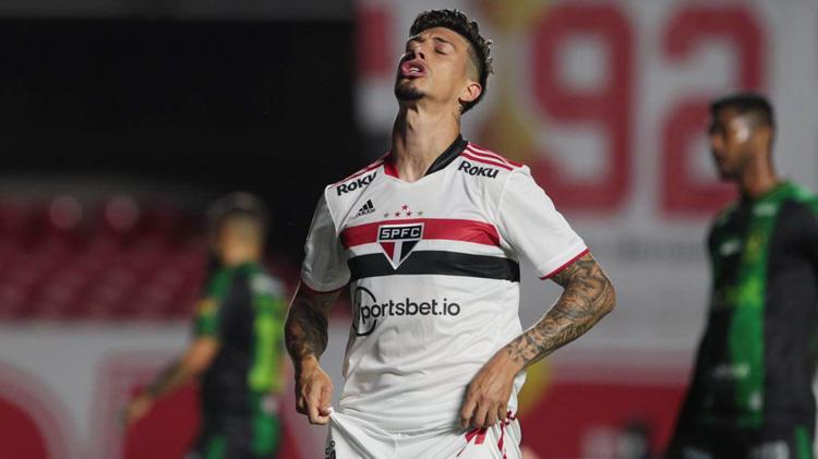 São Paulo estaciona em campo e na tabela com atuação ruim contra América-MG