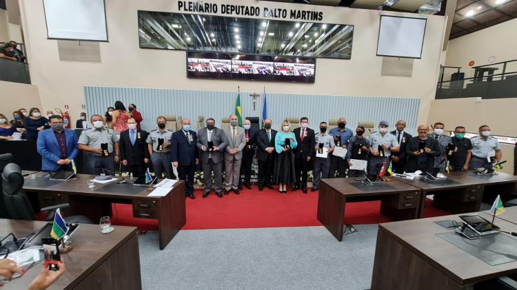 Assembleia Legislativa realiza última sessão solene do ano com homenagens