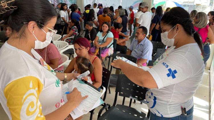 Prefeitura leva vacinação itinerante para usuários da Casa do Bolsa