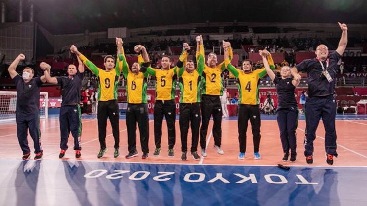 Brasil domina a China e conquista ouro inédito no goalball em Tóquio