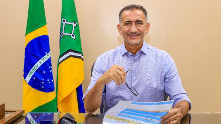 Governador anuncia antecipação da 1ª parcela do 13º e calendário de pagamentos do funcionalismo