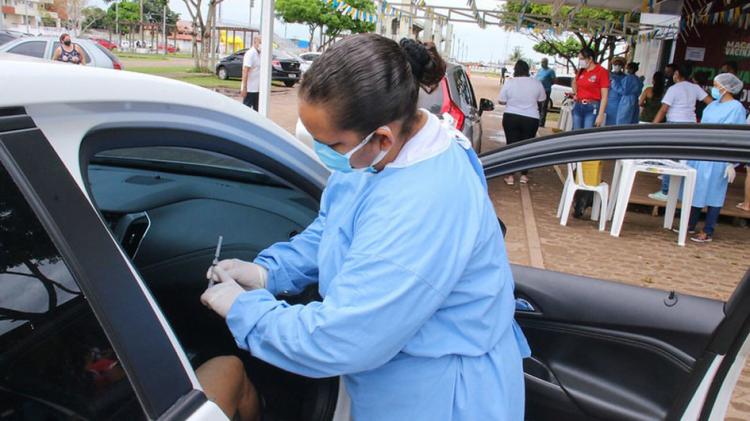 Vacinação contra a Covid-19 atende pessoas de 48 anos nesta quarta e quinta-feira (16 e 17); veja os outros grupos