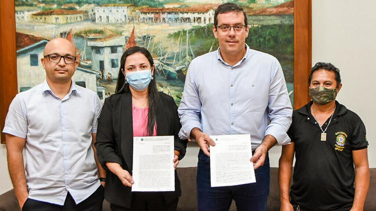 Dr. Furlan assina termo de doação para recebimento de duas áreas na zona norte de Macapá