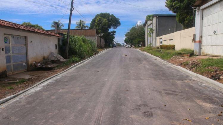Moradores do bairro Açaí comemoram o avanço das obras de pavimentação