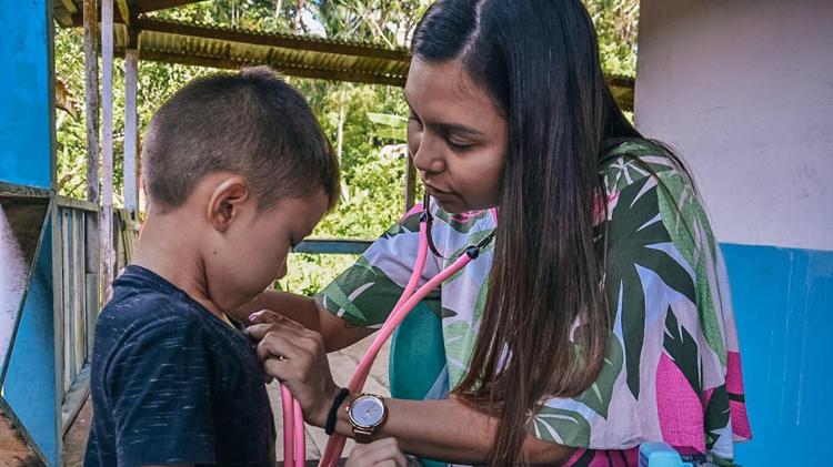 Ação humanitária do Governo do Amapá garante 200 atendimentos de saúde para famílias do Bailique