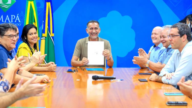 Concessão do Saneamento: Waldez sanciona lei que destrava R$ 930 mi para os 16 municípios do Amapá