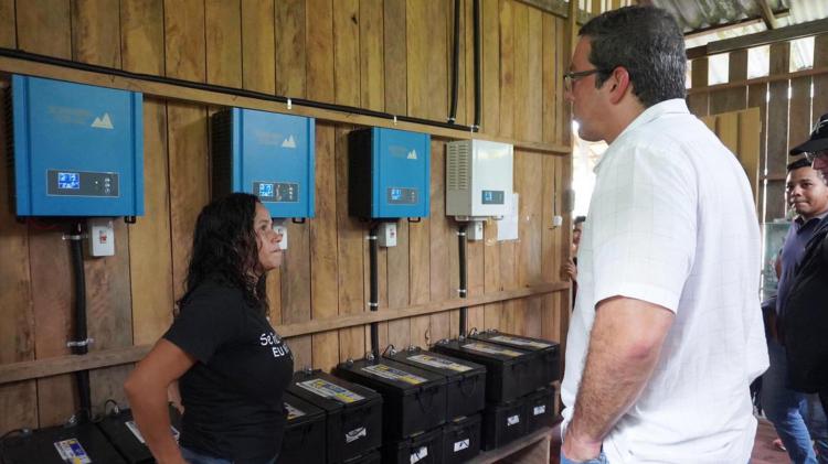 Mais de 70 mulheres extrativistas são beneficiadas com sistema de energia solar no Arquipélago do Bailique