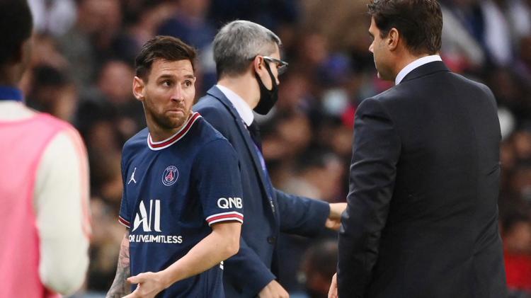 PSG anuncia que Messi tem lesão no joelho esquerdo e ficará fora de duelo contra o Metz