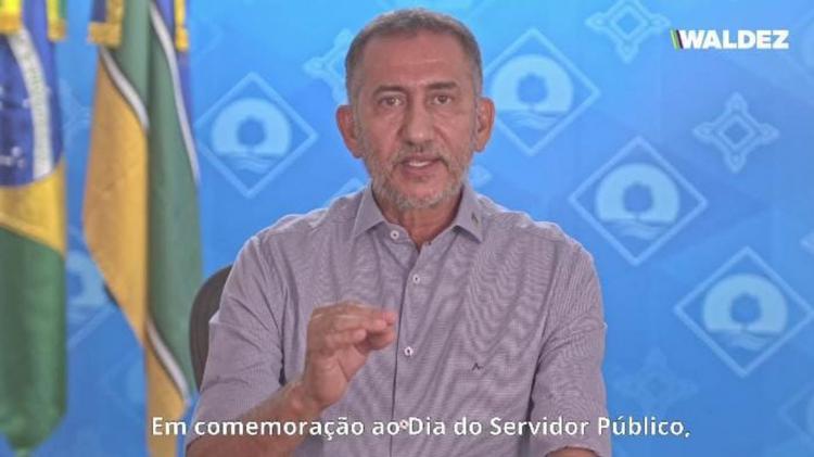 Waldez anuncia pagamento integral do salário aos servidores estaduais e data para o 13º
