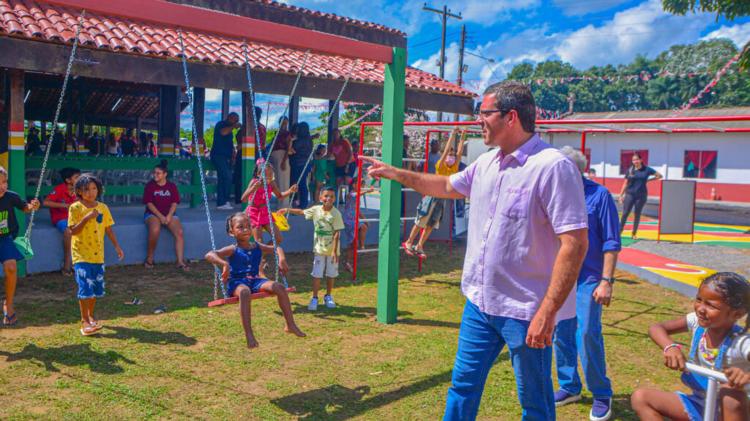 Centro Comunitário e Espaço Família aos moradores do distrito de Abacate da Pedreirav