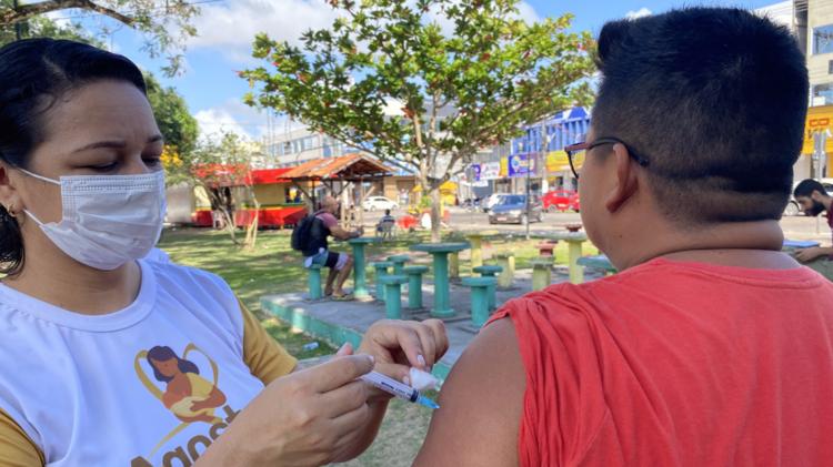 Vacinação itinerante permanece até esta sexta-feira (16) na praça Veiga Cabral