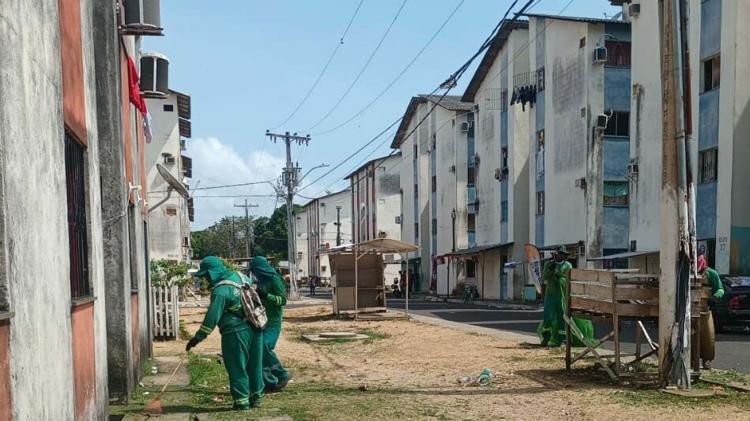 Zeladoria Urbana de Macapá realiza mutirão de limpeza no Conjunto Habitacional Mucajá