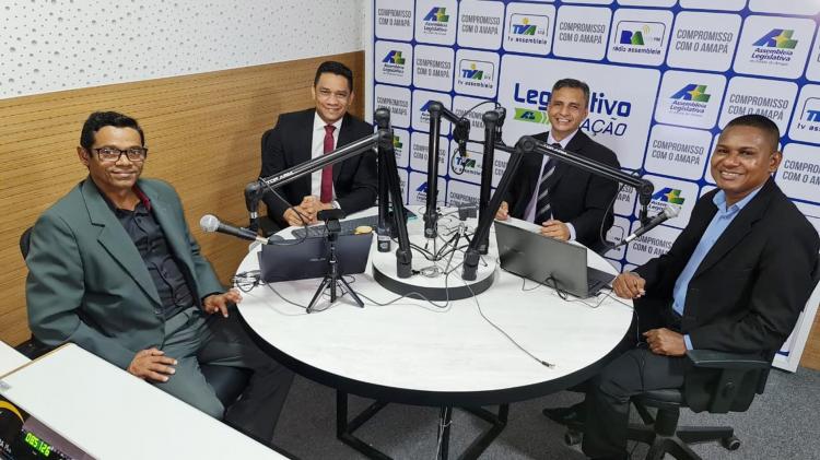 Assembleia Legislativa do Amapá recebe equipamentos para Rádio e firma convênio com as câmaras de vereadores