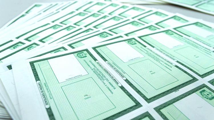 Reforço no estoque de papel-moeda permite regularizar emissão de carteira de identidade no Amapá