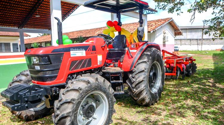 Prefeitura de Macapá investe na mecanização da agricultura familiar e entrega novos equipamentos