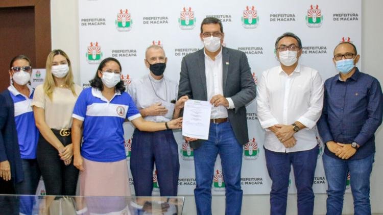 Prefeitura renova convênio com Diocese para serviços educacionais em áreas periféricas de Macapá