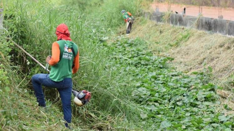 De forma planejada, Prefeitura de Santana mantém limpeza dos canais