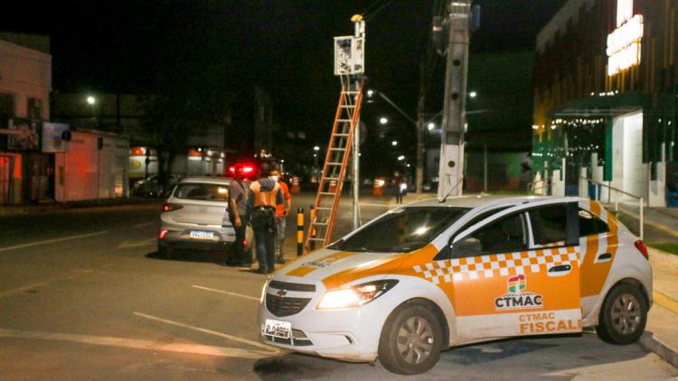 Novos radares de velocidade passam por aferição do Inmetro, em Macapá