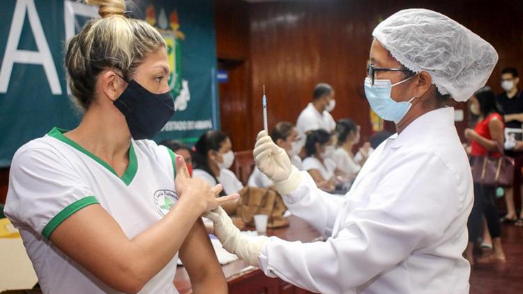 Profissionais da Educação e Forças Armadas começam a receber a 2ª dose da vacina contra a Covid-19 na segunda-feira (9)