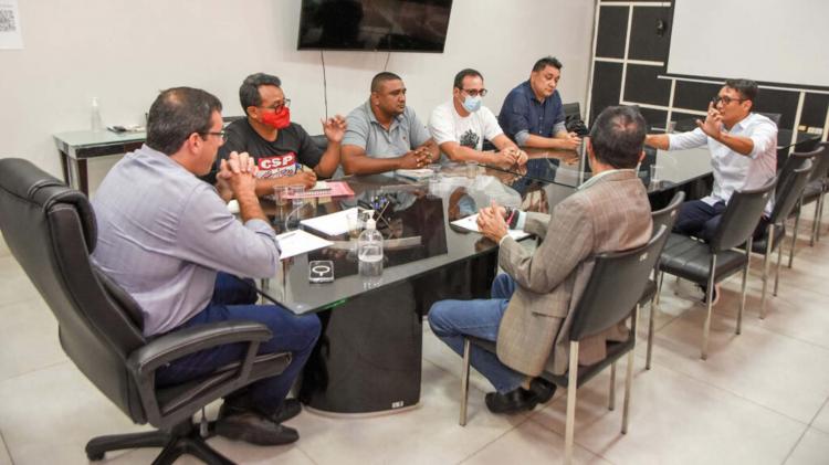 Prefeito Dr. Furlan reúne com trabalhadores do transporte público de Macapá