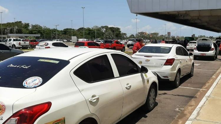 Em Macapá, 879 taxistas foram cadastrados para análise de benefício do Governo Federal no valor de R$ 1 mil