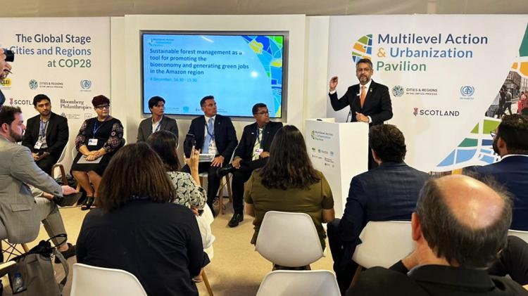 COP 28: Amapá apresenta manejo florestal sustentável como modelo de bioeconomia e geração de empregos na Amazônia