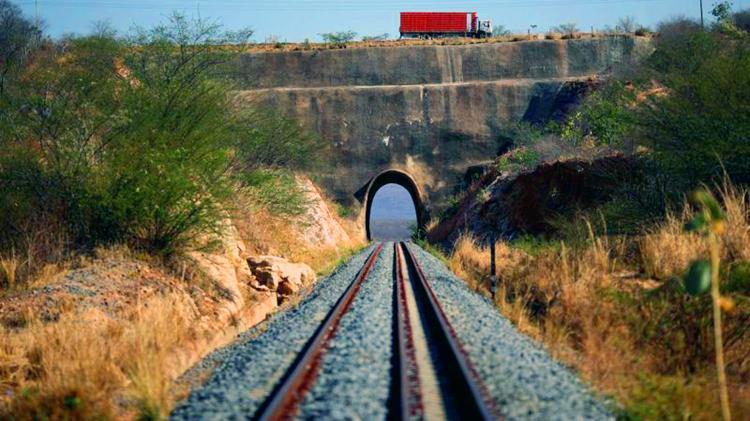 Bolsonaro edita MP com novo marco legal para ferrovias