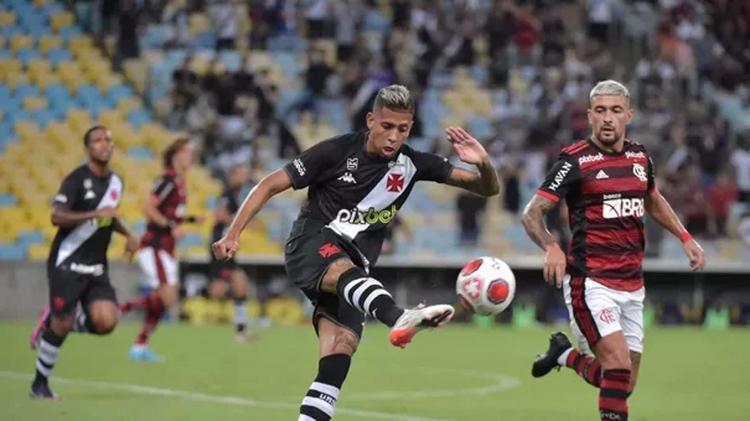 Com gol de pênalti, Flamengo vence o Vasco e abre vantagem na semifinal do Carioca